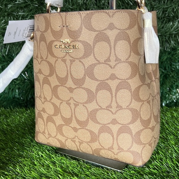 New! Coach Small Town Bucket Bag In Signature Canvas - Picture 9 of 16